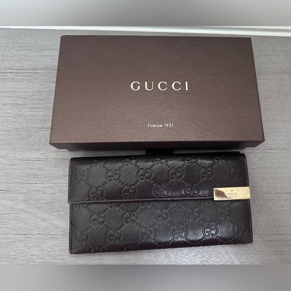 Authentic Gucci Wallet - Picture 5 of 12